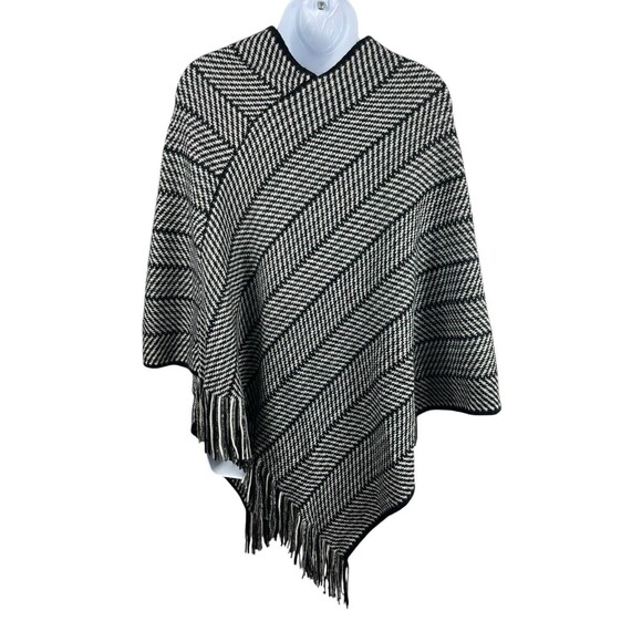 Eyefull Black Gray Striped Houndstooth Pullover Knit Tassled Cape Poncho NWT S/M - Picture 4 of 12